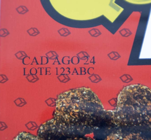 Etiqueta en tapa de botella